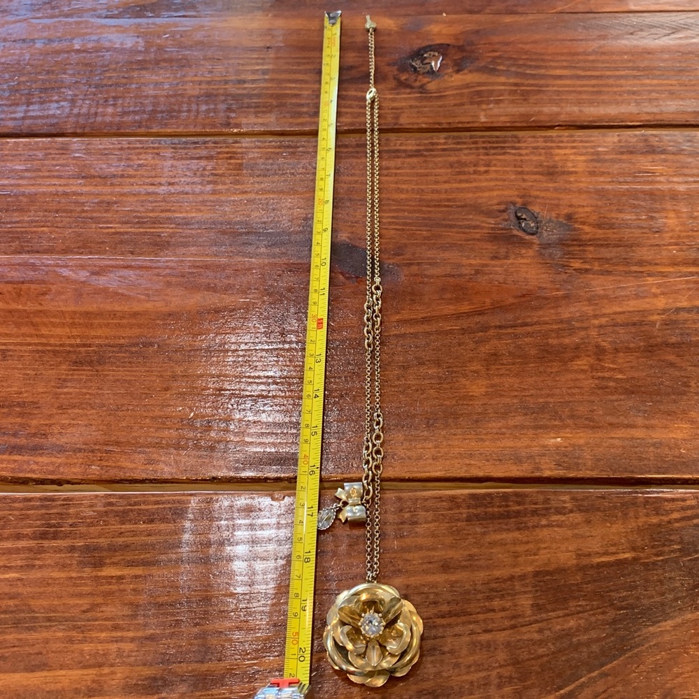 Vintage Betsey Johnson Gold 3D Rose Flower Necklace - Picture 7 of 17